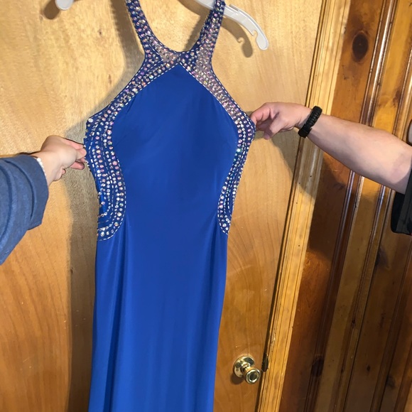 PROM DRESS - Picture 3 of 8